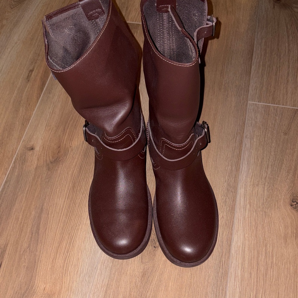 NWOT Coach leather boots, brown soze 10B.